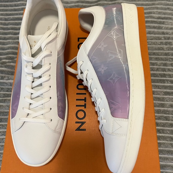 Louis Vuitton Luxembourg Low Top Sneakers only worn once. LV size 9.5  US10.5/11 - Picture 10 of 11